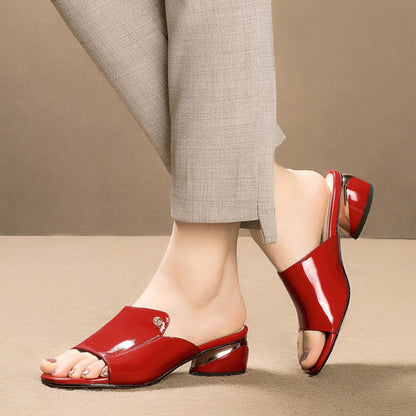 🔥 Vânzare de vară🔥【35-42】👡Sandale elegante și confortabile din piele de lac pentru femei 2025